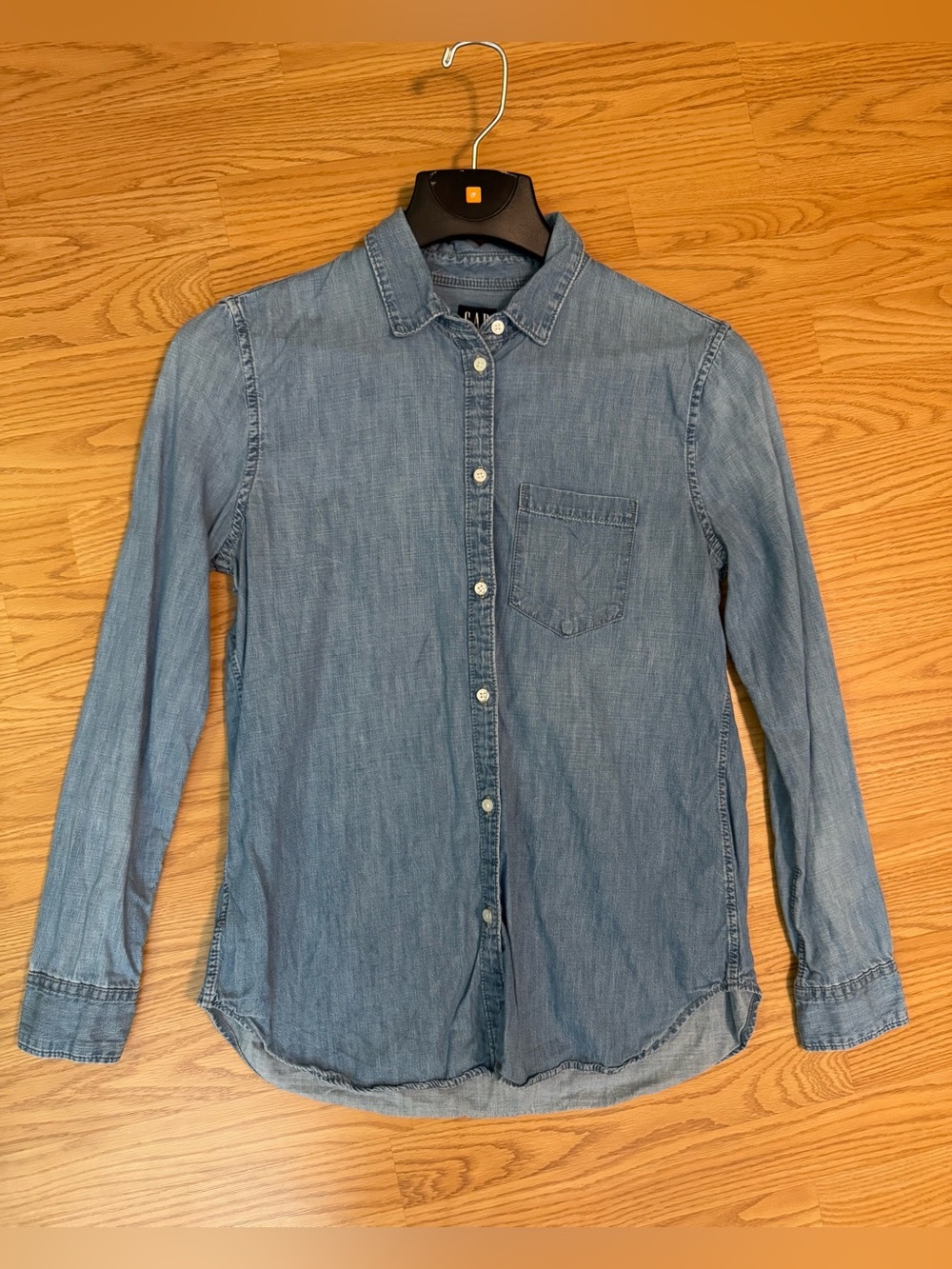 GAP Light Blue Denim Button-Down Shirt Womens M